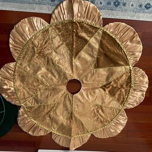 Christmas tree skirt